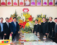 Chủ tịch UBND TP chúc mừng Lễ Thiên Chúa Giáng sinh tại Giáo xứ Thái Hà